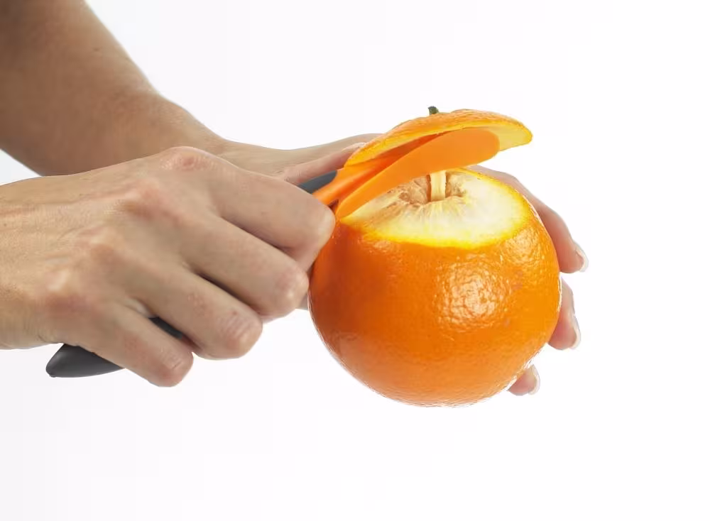 Lurch Orangenschäler schält Orange einfach und sauber
