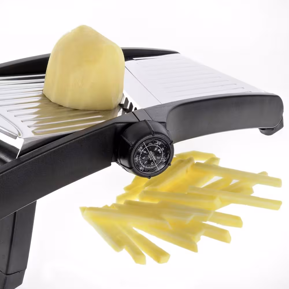 Westmark Gemüseschneider Vario schneidet Kartoffeln in Pommes-Streifen