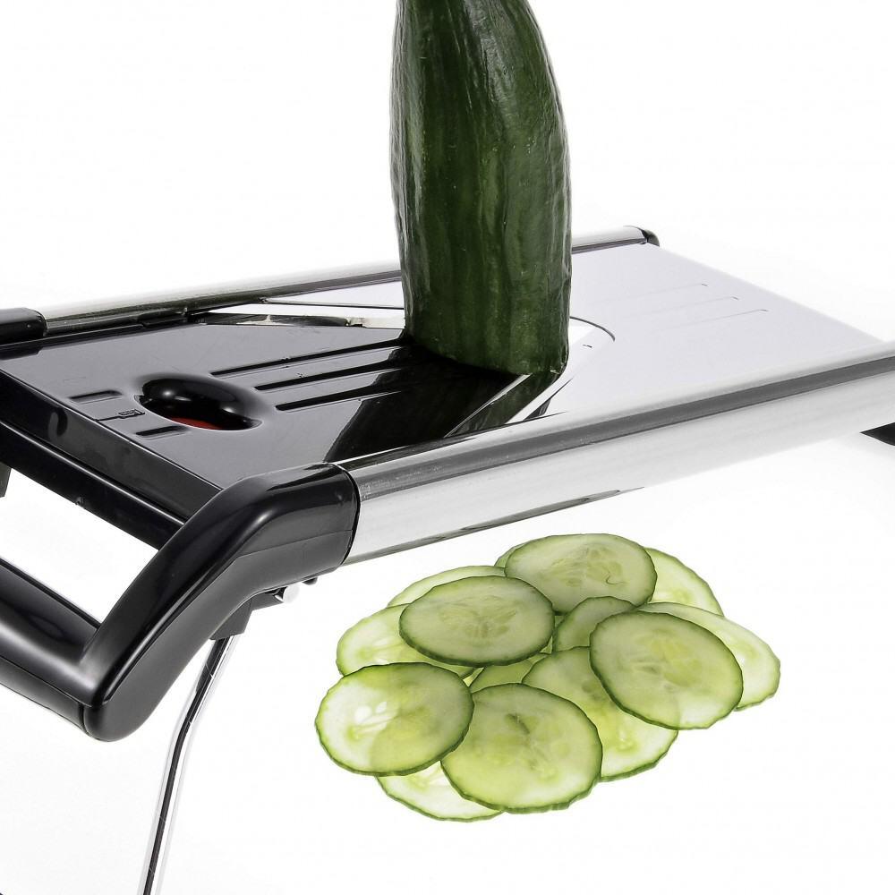 Westmark Gemüseschneider V-Plus schneidet Gurke in feine Scheiben