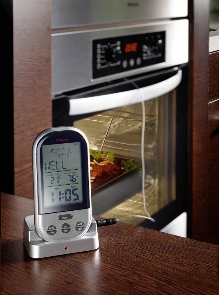 Westmark digitales Funk-Bratenthermometer am Ofen mit Temperaturfühler