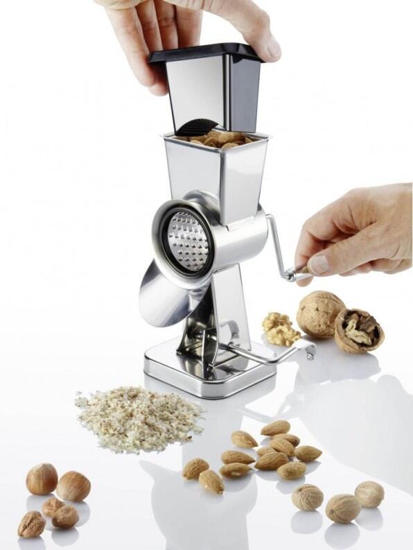 Westmark Mandelmühle Deluxe Handkurbel Nussmühle mit Mandeln und Walnüssen