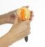 Lurch Orangenschäler schält Orange schnell und sauber in der Hand