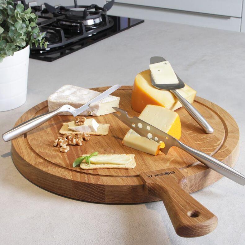 Boska Käsebrett Friends M mit Käse und Käsemessern