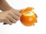 Lurch Orangenschäler schält Orange einfach und sauber